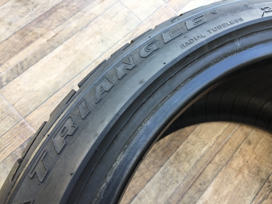 265-35-18 ปี 15 ยาง Triangle 2 เส้น 1600 พร้อมใส่ ยางสวยไม่มีปะไม่บวมไม่กินข้าง ดอกยางเหลือเยอะเอาไปวิ่งกันใด้อีกยาวค่ะ