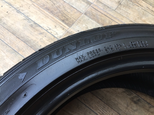 215-45-17 ปี 15 ยาง DUNLOP 2 เส้น 1200 พร้อมใส่ ยางสวยไม่มีปะไม่บวมไม่กินข้าง ดอกยางเหลือเยอะเอาไปวิ่งกันใด้อีกยาวค่ะ