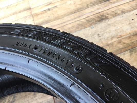 215-45-17 ปี 15 ยาง DUNLOP 2 เส้น 1200 พร้อมใส่ ยางสวยไม่มีปะไม่บวมไม่กินข้าง ดอกยางเหลือเยอะเอาไปวิ่งกันใด้อีกยาวค่ะ