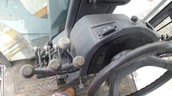 ขายรถเกรดจอนเดียร์ 670Gใช้งานพันกว่า ชม.เอกสารเล่มทะเบียนราคา 2,800,000