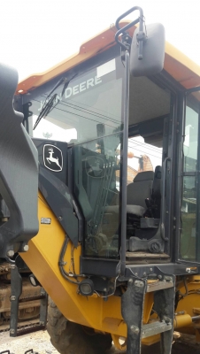 ขายรถเกรดจอนเดียร์ 670Gใช้งานพันกว่า ชม.เอกสารเล่มทะเบียนราคา 2,800,000