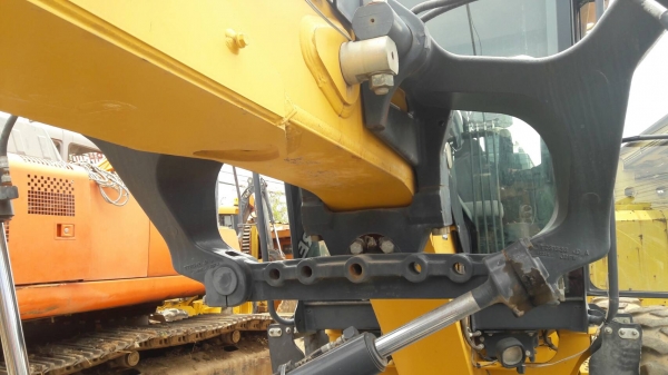 ขายรถเกรดจอนเดียร์ 670Gใช้งานพันกว่า ชม.เอกสารเล่มทะเบียนราคา 2,800,000