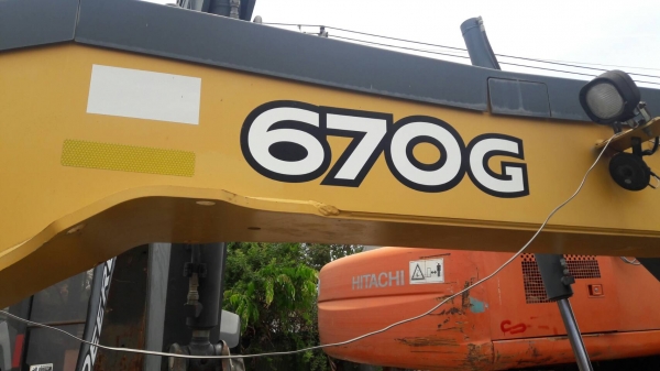 ขายรถเกรดจอนเดียร์ 670Gใช้งานพันกว่า ชม.เอกสารเล่มทะเบียนราคา 2,800,000