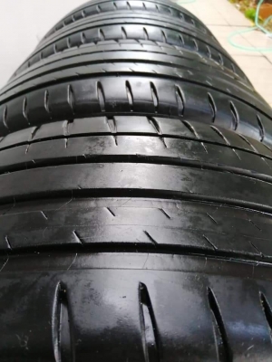 ยาง​ Michelin​ 215​ 45​ 17 ปลายปี18 ดอกเต็ม​ ไม่มีปะ ใช้ยาว​ ราคาไม่​แพง​