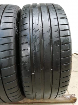 ยาง​ Michelin​ 215​ 45​ 17 ปลายปี18 ดอกเต็ม​ ไม่มีปะ ใช้ยาว​ ราคาไม่​แพง​