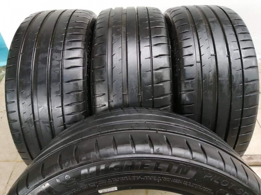 ยาง​ Michelin​ 215​ 45​ 17 ปลายปี18 ดอกเต็ม​ ไม่มีปะ ใช้ยาว​ ราคาไม่​แพง​