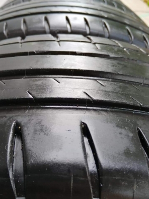 ยาง​ Michelin​ 215​ 45​ 17 ปลายปี18 ดอกเต็ม​ ไม่มีปะ ใช้ยาว​ ราคาไม่​แพง​