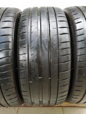 ยาง​ Michelin​ 215​ 45​ 17 ปลายปี18 ดอกเต็ม​ ไม่มีปะ ใช้ยาว​ ราคาไม่​แพง​