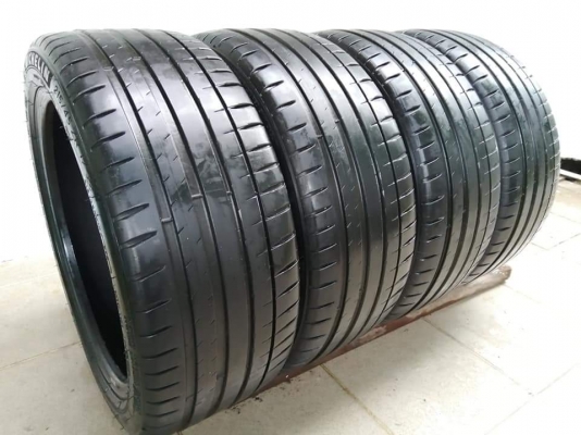 ยาง​ Michelin​ 215​ 45​ 17 ปลายปี18 ดอกเต็ม​ ไม่มีปะ ใช้ยาว​ ราคาไม่​แพง​