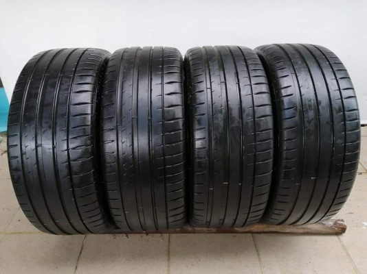 ยาง​ Michelin​ 215​ 45​ 17 ปลายปี18 ดอกเต็ม​ ไม่มีปะ ใช้ยาว​ ราคาไม่​แพง​
