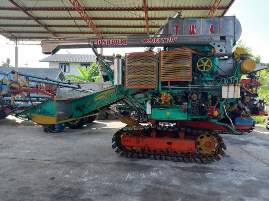 ขาย370.000บาท รถเกี่ยวข้าวอุ้ม2ตัน รถอู่ ต.เจริญการช่าง สภาพยังสวย ใช้งานมาน้อย