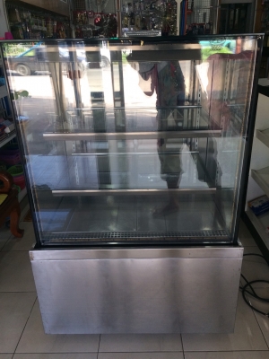 ตู้เค้กทรงเหลี่ยม