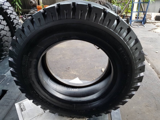 ขายยางลมรถยกโฟล์คลิฟท์ขนาด 28&times;9-15