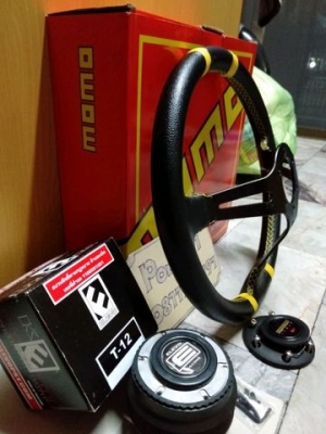 พวงมาลัยแต่ง MOMO/ พร้อมคอพวงมาลัย