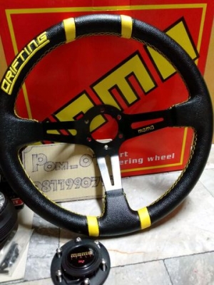 พวงมาลัยแต่ง MOMO/ พร้อมคอพวงมาลัย