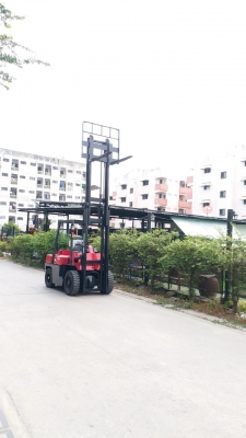 ขายรถโฟร์คลิฟท์ยี่ห้อ NISSAN3.5 ตัน ดีเซลเสาสูง 4 เมตร