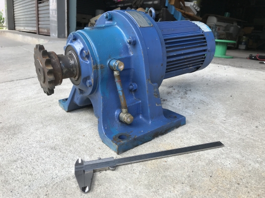 ขายมอเตอร์เกียร์ Cycro drive Sumitomo 2HP. 380V อัตราทด 1:87 made in Japan เพลาออกประมาณ 16 รอบต่อนาที เพลาใหญ่แรงบิกเยอะ สภาพสวยเดิมๆ หมุนนิ่ม พร้อมใช้งาน