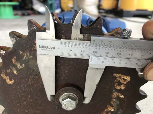 ขายมอเตอร์เกียร์ Cycro drive Sumitomo 1HP. 380V made in Japan อัตราทด 1:21 มีระบบเบรคในตัว เพลาออกประมาณ 69รอบต่อนาที สภาพสวยเดิมๆ หมุนนิ่ม พร้อมใช้งาน