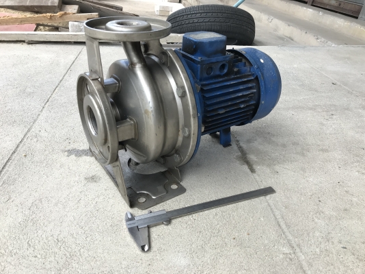 ขายปั๊มน้ำหอยโข่งหัวปั๊มสแตนเลส Ebara 2HP. 380V made in Italy ขนาดเข้า 2นิ้ว ออก 1.2นิ้ว สภาพสวยเดิมๆ หมุนนิ่ม พร้อมใช้งาน