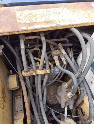 KOMATSU PC 120-5 KOMATSU PC 120-5