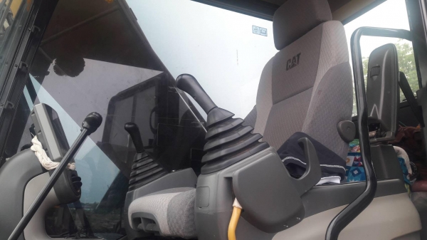 ขาย METRO CAT320D2 ปี2016 ราคา3,000,000บาท ขาย METRO CAT320D2 ปี2016 ราคา3,000,000บาท