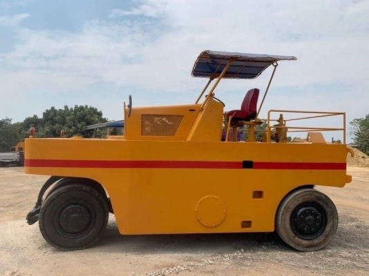 ขายเหมา 2 คัน 650,000 บาท รถบด 9 ล้อยาง เอกสารเล่มทะเบียนพร้อมโอน   คันที่ 1 ขาย 455,000 รถบดล้อยาง 9 ล้อ SAKAI TS9 สภาพสวยสุดยอด พร้อมใข้ เครื่องดี เกียร์แรง ยางใหม่ เอกสารเล่มทะเบียน  คันที่ 2 ขาย 225,000 รถบด 9 ล้อ KAWASAKI KR15B เอกสารเล่มทะเบียนภาษีเ