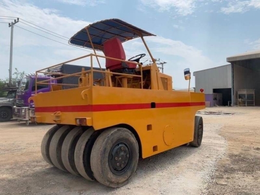 ขายเหมา 2 คัน 650,000 บาท รถบด 9 ล้อยาง เอกสารเล่มทะเบียนพร้อมโอน   คันที่ 1 ขาย 455,000 รถบดล้อยาง 9 ล้อ SAKAI TS9 สภาพสวยสุดยอด พร้อมใข้ เครื่องดี เกียร์แรง ยางใหม่ เอกสารเล่มทะเบียน  คันที่ 2 ขาย 225,000 รถบด 9 ล้อ KAWASAKI KR15B เอกสารเล่มทะเบียนภาษีเ