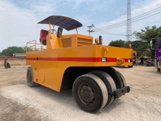 ขายเหมา 2 คัน 650,000 บาท รถบด 9 ล้อยาง เอกสารเล่มทะเบียนพร้อมโอน   คันที่ 1 ขาย 455,000 รถบดล้อยาง 9 ล้อ SAKAI TS9 สภาพสวยสุดยอด พร้อมใข้ เครื่องดี เกียร์แรง ยางใหม่ เอกสารเล่มทะเบียน  คันที่ 2 ขาย 225,000 รถบด 9 ล้อ KAWASAKI KR15B เอกสารเล่มทะเบียนภาษีเ