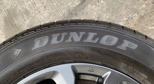 ล้อแม็กป้ายแดง Mazda 2 ขอบ 15 สีดำ พร้อมยาง 185-65-15 Dunlop ปี 18 แม็กสวย ดอกเต็มๆ ล้อแม็กป้ายแดง Mazda 2 ขอบ 15 สีดำ พร้อมยาง 185-65-15 Dunlop ปี 18 แม็กสวย ดอกเต็มๆ