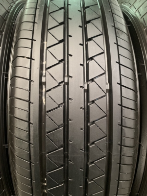 ยางป้ายแดง 205-70-15 Yokohama ปี 19 ดอกเต็มๆ ตุ่มชัด