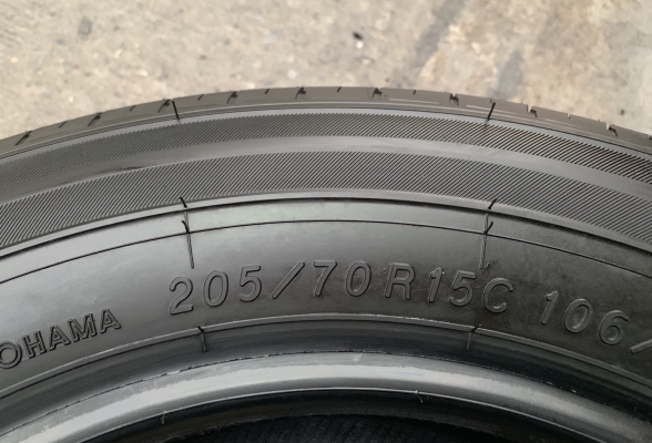 ยางป้ายแดง 205-70-15 Yokohama ปี 19 ดอกเต็มๆ ตุ่มชัด