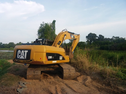 ขาย 1,750,000 CAT 320 GC รถทำงาน 5,000 ชม. เครื่องดี ปั้มแรง ช่วงล่างสวย แอร์หนาว รถสวยพร้อมใช้ เอกสารแจ้งจำหน่าย รถอยู่ อยุธยา 064-191-1112