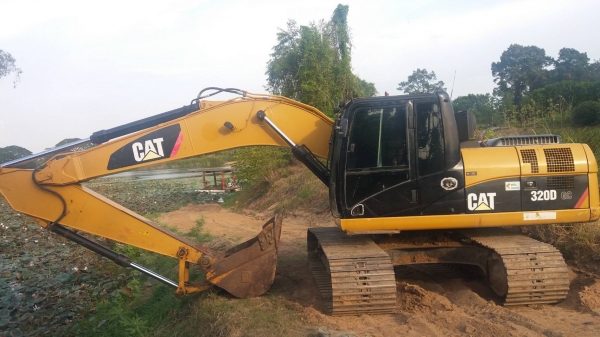 ขาย 1,750,000 CAT 320 GC รถทำงาน 5,000 ชม. เครื่องดี ปั้มแรง ช่วงล่างสวย แอร์หนาว รถสวยพร้อมใช้ เอกสารแจ้งจำหน่าย รถอยู่ อยุธยา 064-191-1112