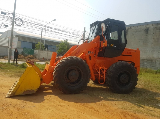 รถตัก TCM STD25 ขนาดบุ้งกี๋ 1.2 คิวขนาดกระทะล้อยางขอบ 24 นิ้วเหมาะสำหรับตัดหินตักทรายหรือลานข้าวเปลือก ลานมันเครื่องยนต์ Isuzu รถเก่าญี่ปุ่นไม่เคยใช้งานในไทย สภาพพร้อมใช้งานใช้งานได้ทุกระบบ ระบบ ขับเคลื่อน 4 ล้อ  ราคา390,000 บาท สนใจติดต่อ #KPGแทรคเต