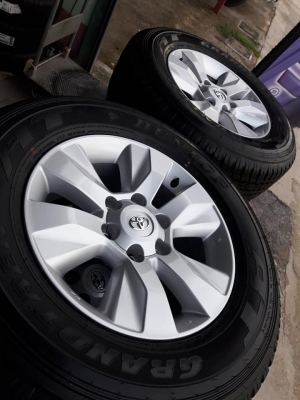 ขายล้อแม็กป้ายแดง revo 17"