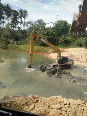 ขายKOBELCO SK200-/// บูมยาวแถมบูมสั้นด้วยไฟครบระบบดีเอวแน่นสภาพดีเอกสารเล่มทะเบียนราคา 930,000 ขายKOBELCO SK200-/// บูมยาวแถมบูมสั้นด้วยไฟครบระบบดีเอวแน่นสภาพดีเอกสารเล่มทะเบียนราคา 930,000