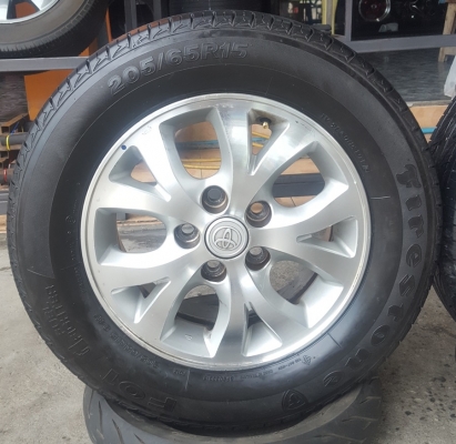 ขายล้อTOYOTA INNOVA ขอบ15 ยางปี17  4 ล้อ