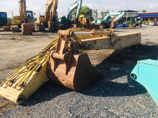 ขาย 300,000 บูมยาว 18 ม. ใส่ KOMATSU pc 5-6-7-8 บูมอามร์สวย พร้อมใช้ สินค้าอยู่ ปทุมธานี 090-772-3710 090-772-3708