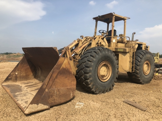 ขาย 750,000 รถตักล้อยาง CAT 980 B เครื่องดี เกียร์แรง เอวอ่อนแน่น ยางใหม่ รถสวยพร้อมใช้ เอกสารซื้อขาย  รถอยู่ อยุธยา 090-772-3710 090-772-3708