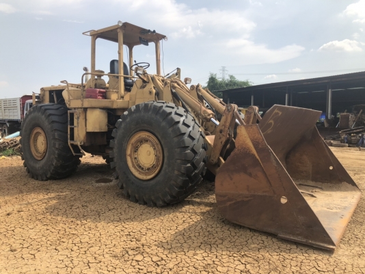 ขาย 750,000 รถตักล้อยาง CAT 980 B เครื่องดี เกียร์แรง เอวอ่อนแน่น ยางใหม่ รถสวยพร้อมใช้ เอกสารซื้อขาย  รถอยู่ อยุธยา 090-772-3710 090-772-3708