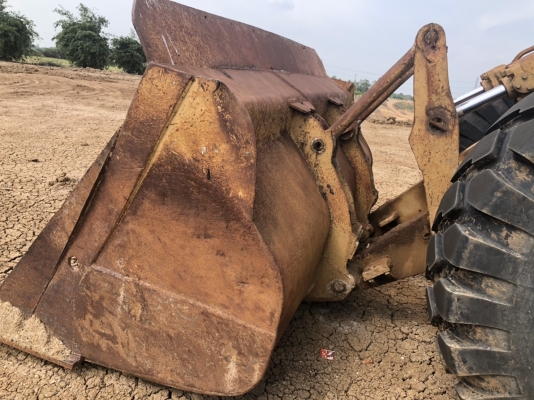 ขาย 750,000 รถตักล้อยาง CAT 980 B เครื่องดี เกียร์แรง เอวอ่อนแน่น ยางใหม่ รถสวยพร้อมใช้ เอกสารซื้อขาย  รถอยู่ อยุธยา 090-772-3710 090-772-3708