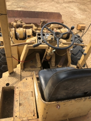 ขาย 750,000 รถตักล้อยาง CAT 980 B เครื่องดี เกียร์แรง เอวอ่อนแน่น ยางใหม่ รถสวยพร้อมใช้ เอกสารซื้อขาย  รถอยู่ อยุธยา 090-772-3710 090-772-3708