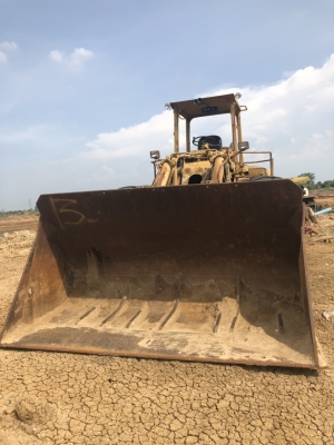 ขาย 750,000 รถตักล้อยาง CAT 980 B เครื่องดี เกียร์แรง เอวอ่อนแน่น ยางใหม่ รถสวยพร้อมใช้ เอกสารซื้อขาย  รถอยู่ อยุธยา 090-772-3710 090-772-3708