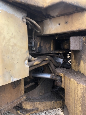 ขาย 750,000 รถตักล้อยาง CAT 980 B เครื่องดี เกียร์แรง เอวอ่อนแน่น ยางใหม่ รถสวยพร้อมใช้ เอกสารซื้อขาย  รถอยู่ อยุธยา 090-772-3710 090-772-3708