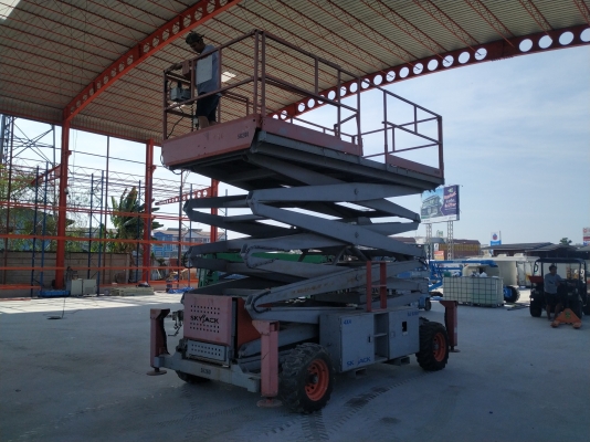 ขายรถกระเช้า Skyjack SJ9250RT ขับเคลื่อน 4 ล้อ ระยะทำงานสูง 17 เมตร นำเข้าจาก USA ขายรถกระเช้า Skyjack SJ9250RT ขับเคลื่อน 4 ล้อ ระยะทำงานสูง 17 เมตร นำเข้าจาก USA