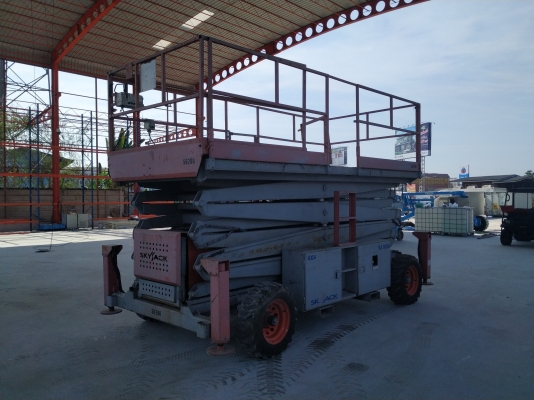 ขายรถกระเช้า Skyjack SJ9250RT ขับเคลื่อน 4 ล้อ ระยะทำงานสูง 17 เมตร นำเข้าจาก USA ขายรถกระเช้า Skyjack SJ9250RT ขับเคลื่อน 4 ล้อ ระยะทำงานสูง 17 เมตร นำเข้าจาก USA