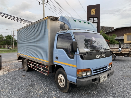 ISUZU NPR 120 รถห้างปี43 ยาว5เมตร ISUZU NPR 120 รถห้างปี43 ยาว5เมตร