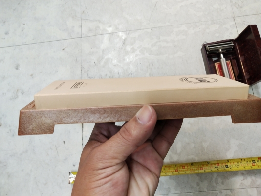 ขายหินลับมีดKING 6000Grit MADE IN JAPAN. ใหม่ ขายหินลับมีดKING 6000Grit MADE IN JAPAN. ใหม่