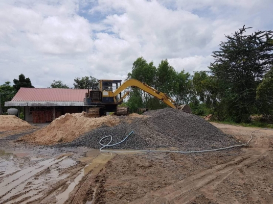 ขายรถขุดแบ็คโค KOMATSU PC60 ตัวเดิน10HT สภาพพร้อมใช้งาน  บูมสวยเครื่องดี