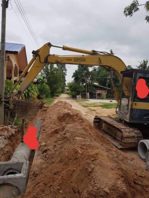 ขายรถขุดแบ็คโค KOMATSU PC60 ตัวเดิน10HT สภาพพร้อมใช้งาน  บูมสวยเครื่องดี